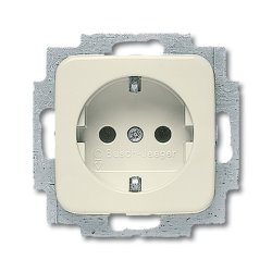 Busch-Jaeger 2011-0-1318 socket-outlet CEE 7/3 White
