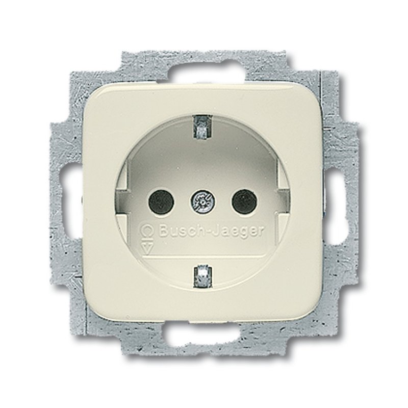 Busch-Jaeger 2011-0-1318 socket-outlet CEE 7/3 White
