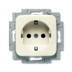 Busch-Jaeger 2013-0-4375 socket-outlet CEE 7/3 White