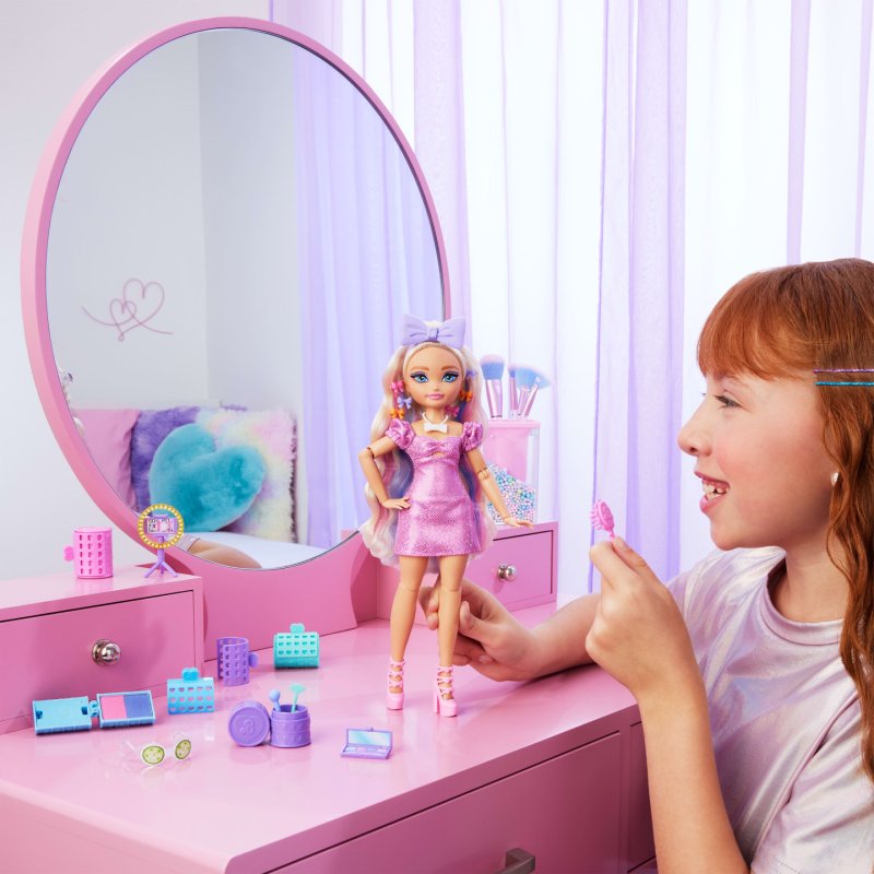 Barbie Dream GET READY WITH “Malibu” Fashion Doll with Surprise Accessories and 15 Looks