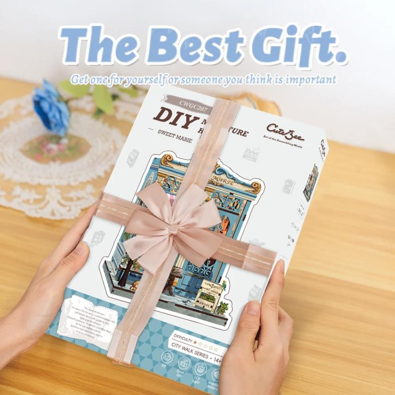 MINIATURE HOUSE - DIY- Sweet Marie - 242pc Eclairage LED