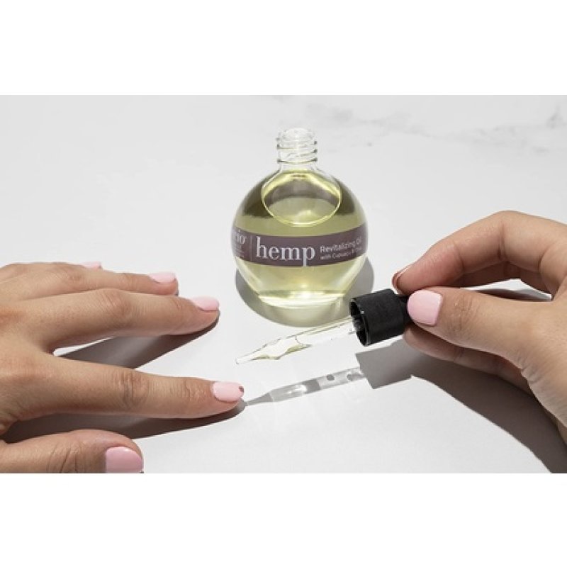 Cuccio Hemp Revitalizing Oil 2.5 oz