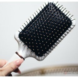 FOWMAWELL X KENDAL JENNER Sooth Pass Paddle Brush & Round Wave Styler