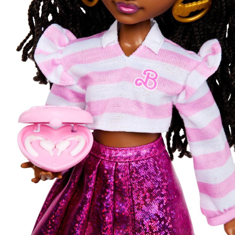 Barbie Dream Besties “Brooklyn” Doll & Accessories, Posable Fashion Doll & Themed Pieces