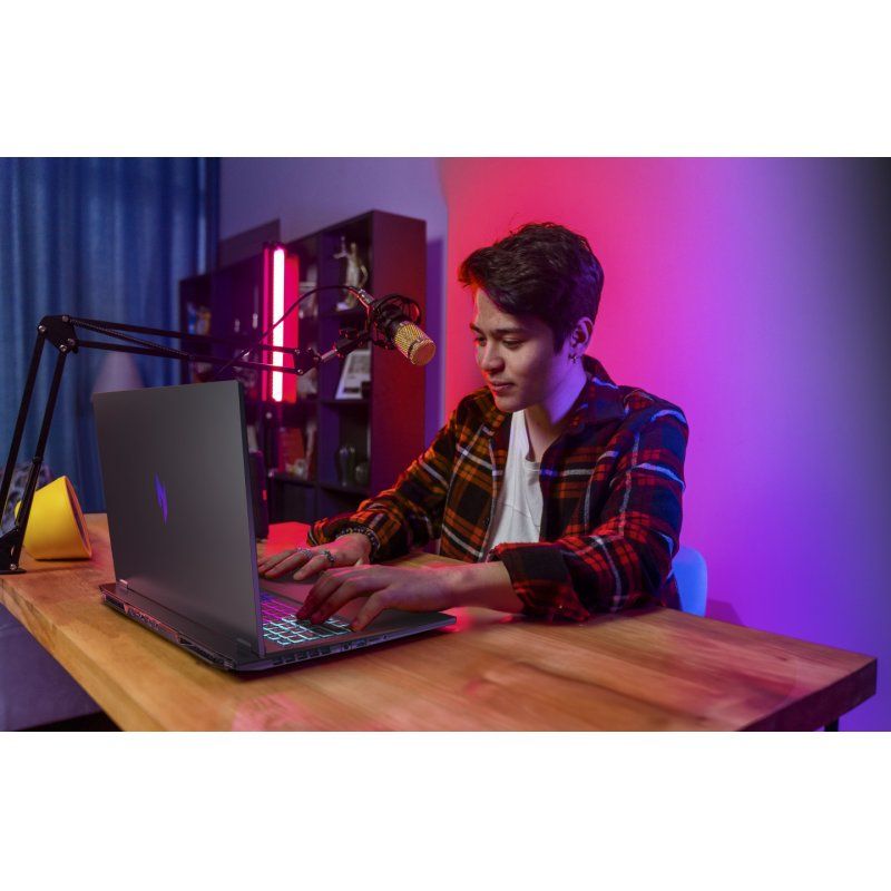 Nitro 18 AI (AN18-61-R952) (schwarz, AMD Ryzen AI 9 365, NVIDIA GeForce RTX 5070 Ti, 32 GB DDR5, 2 TB (1 TB SSD & 1 TB