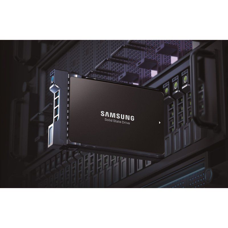 Samsung MZ-QLB7T6B0 7.68 TB 2.5" PCI Express 3.0 NVMe V-NAND TLC