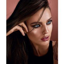 Maybelline Master Chrome Extreme Highlighter Powder Number 200 Diamond Glow