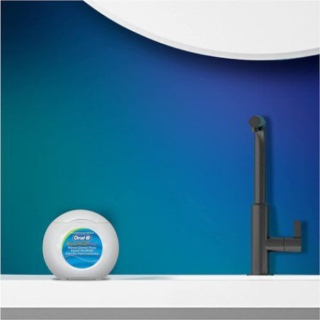 Oral-B Essential Mint Dental Floss 50m