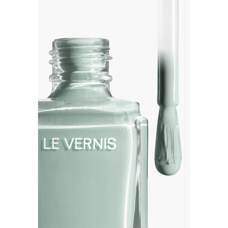 CHANEL Le Vernis nail polish 13 ml Mint colour Gloss