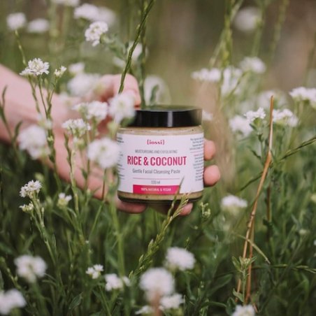 Iossi Nawilżająca Peelingująca Pasta do Mycia Twarzy Ryż & Kokos 120ml