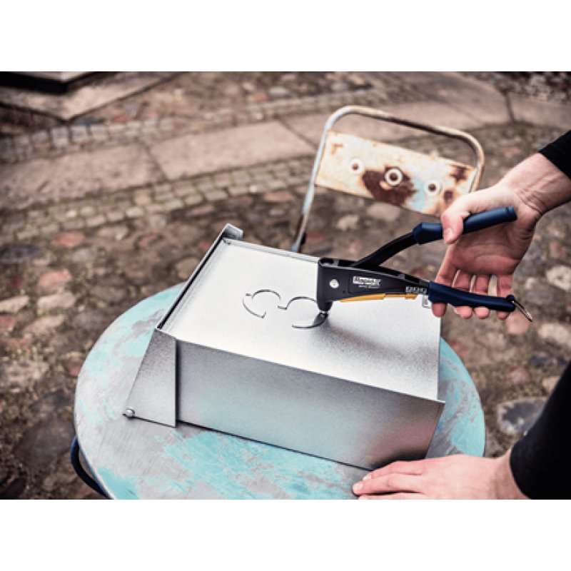 Rapid RP40 riveter Hand gun