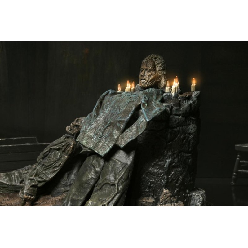 VENDREDI 13 THE GAME - Pamela Shrine - Figurine Diorama