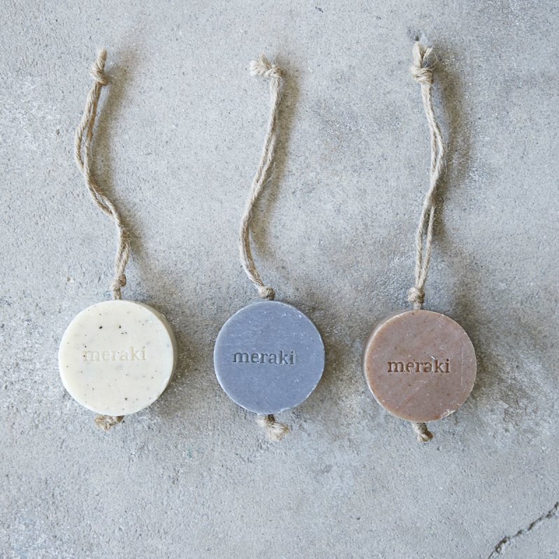 Meraki - Soap, Sesame Scrub - h: 3.5 cm, dia: 6.7 cm