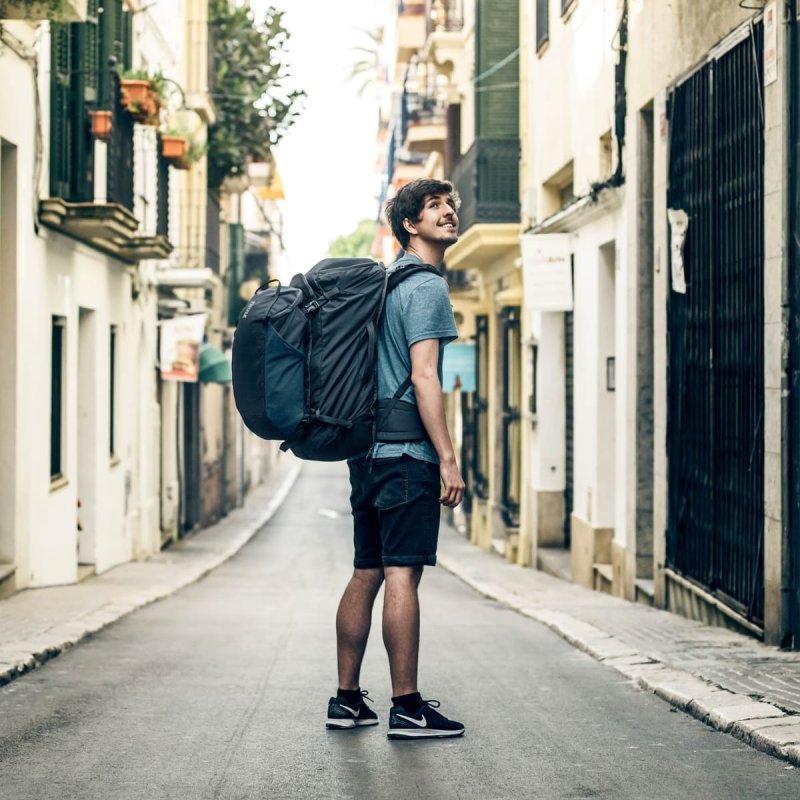 Thule 5318 Landmark 70L Unisex Travel Pack Deep Khaki