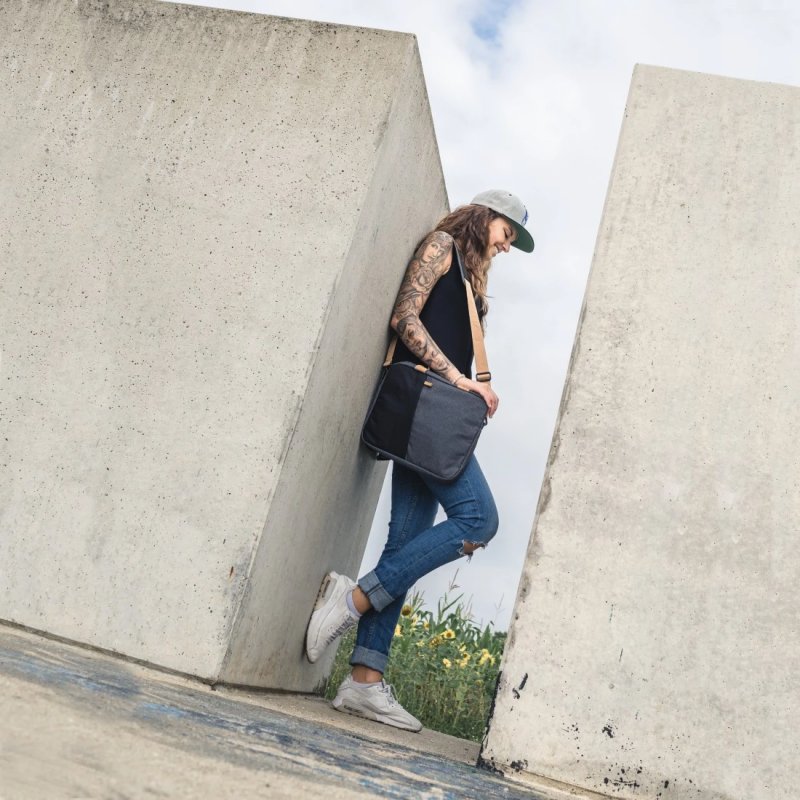 Hama Florence 33.8 cm (13.3") Briefcase Black, Grey