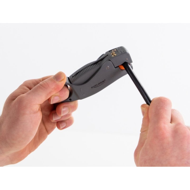 DeLOCK Dénudeur de câble coaxial muni de 3 lames