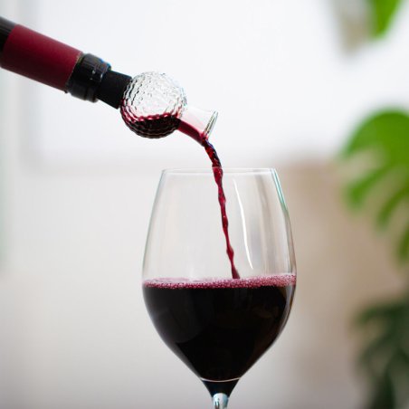 Kikkerland - Golf Wine Aerator - 1.5 inches in diameter and 3.25 inches in height