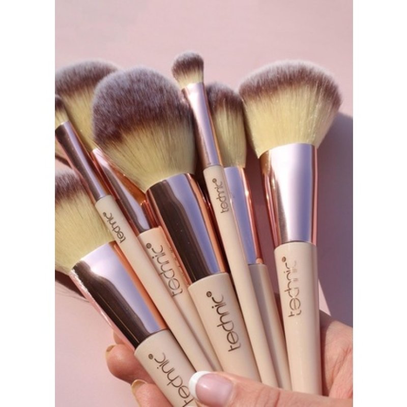 Technic Pointed Powder Brush