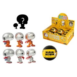 Peanuts Figures Worlds Beyond Snoopy Capsule Display (6)