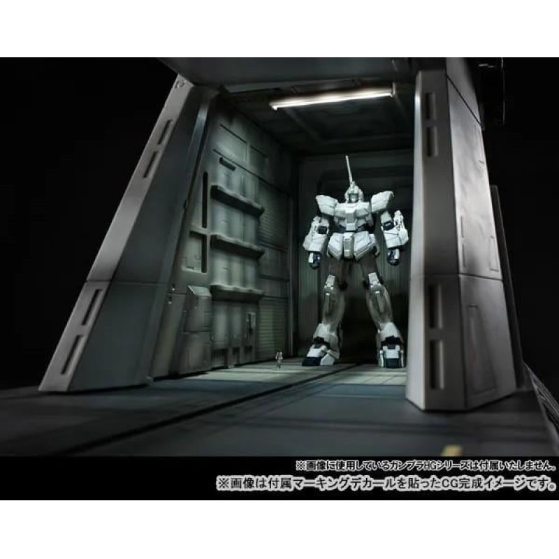 GUNDAM UNICORN - 1/144 HG Catapult - Diorama Realistic Model 24cm