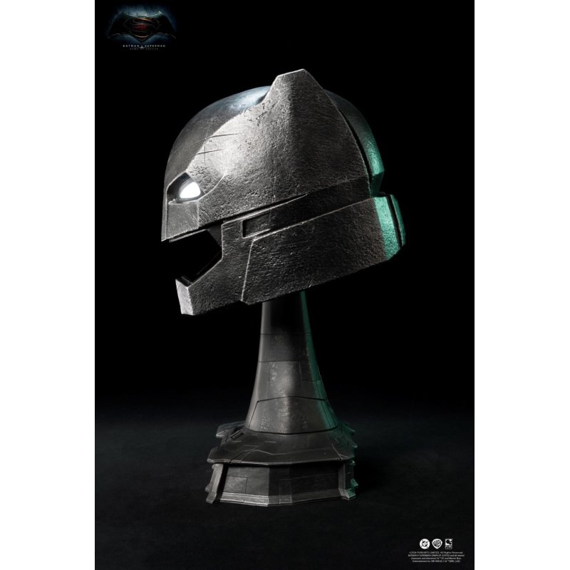 BATMAN V SUPERMAN - Casque blindé de Batman - Réplique 1/1