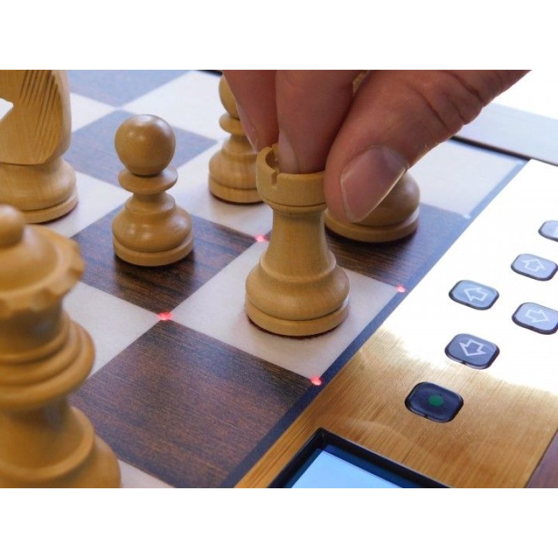 Millennium The King Performance Jeu d'échecs Bureau International