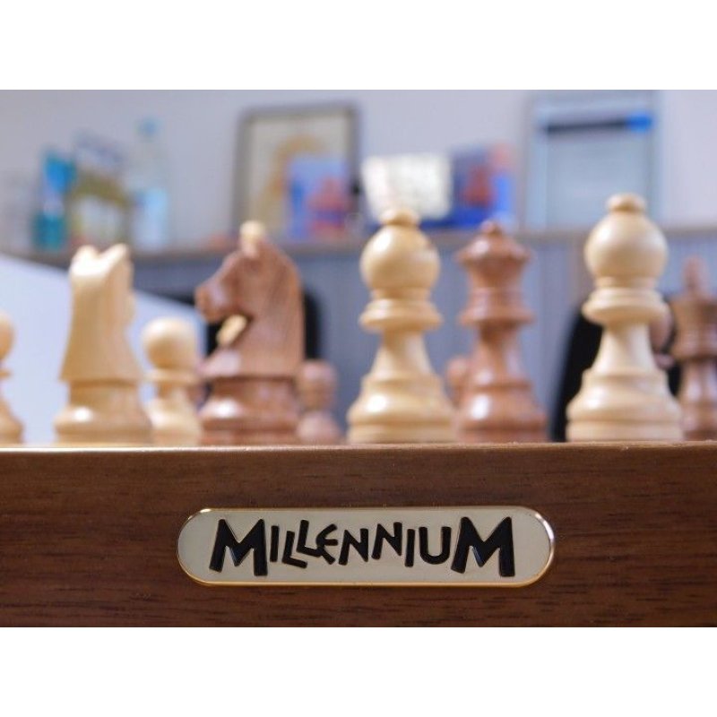 Millennium The King Performance Chess set Desktop International