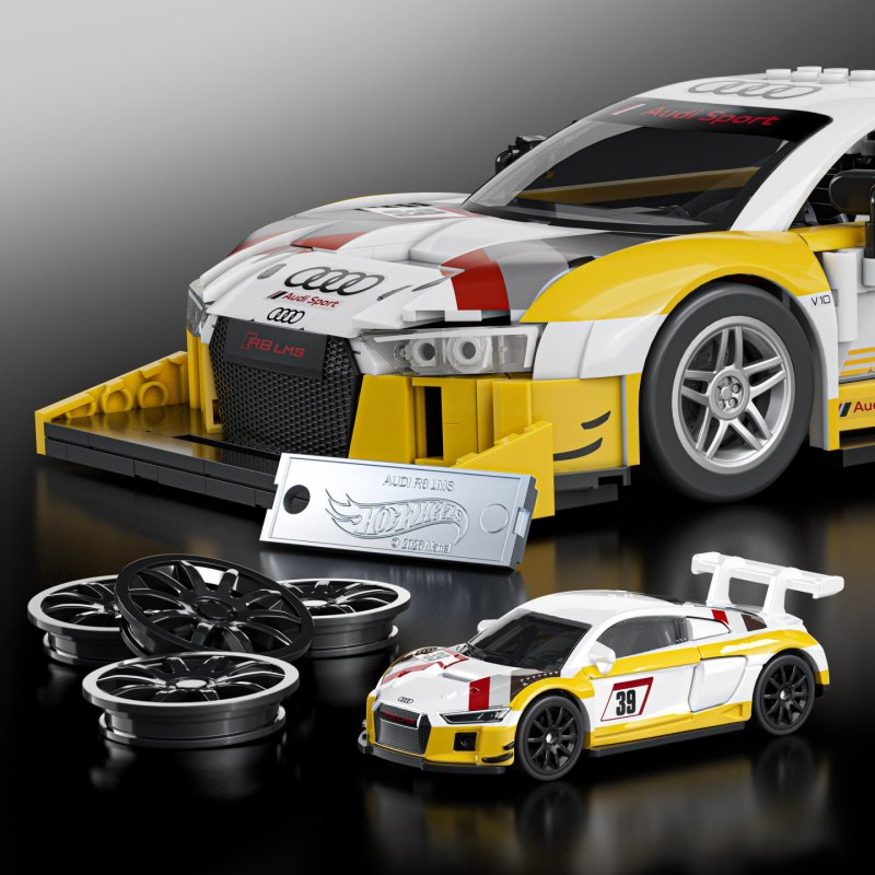 Mattel Brick Shop Hot Wheels ‘15 Audi R8 LMS Building Toy Kit (820 Pieces), for Collectors