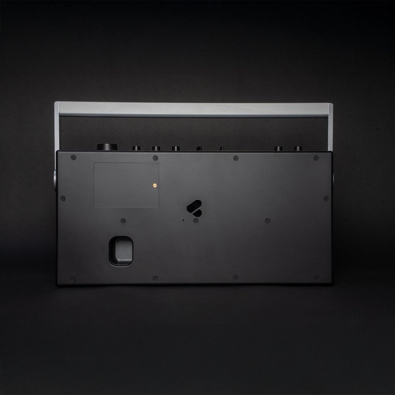 WeAreRewind Curtis Tragbarer Kassettenspieler mit Bluetooth schwarz