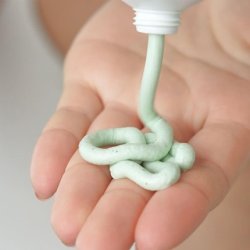 Evoluderm Aloe Vera Moisturizing Scrub 150ml 96% Natural Origin