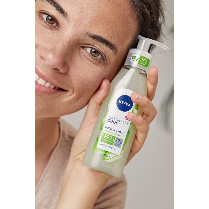 Nivea Naturally Good Aloe Vera Facial Cleansing Gel 140ml