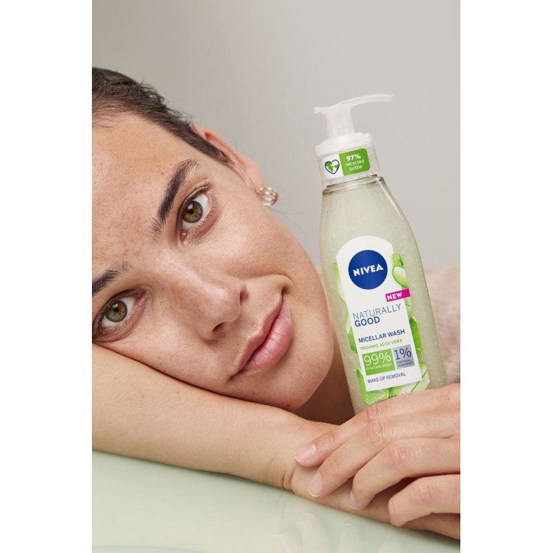 Nivea Naturally Good Aloe Vera Facial Cleansing Gel 140ml