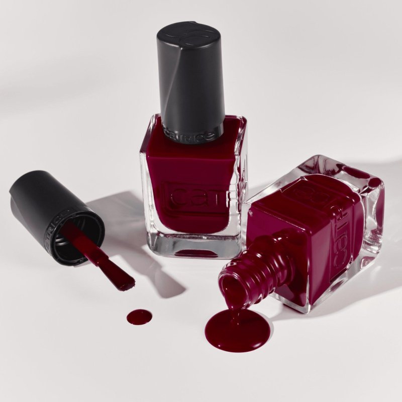 CATRICE GEL AFFAIR nail polish Violet