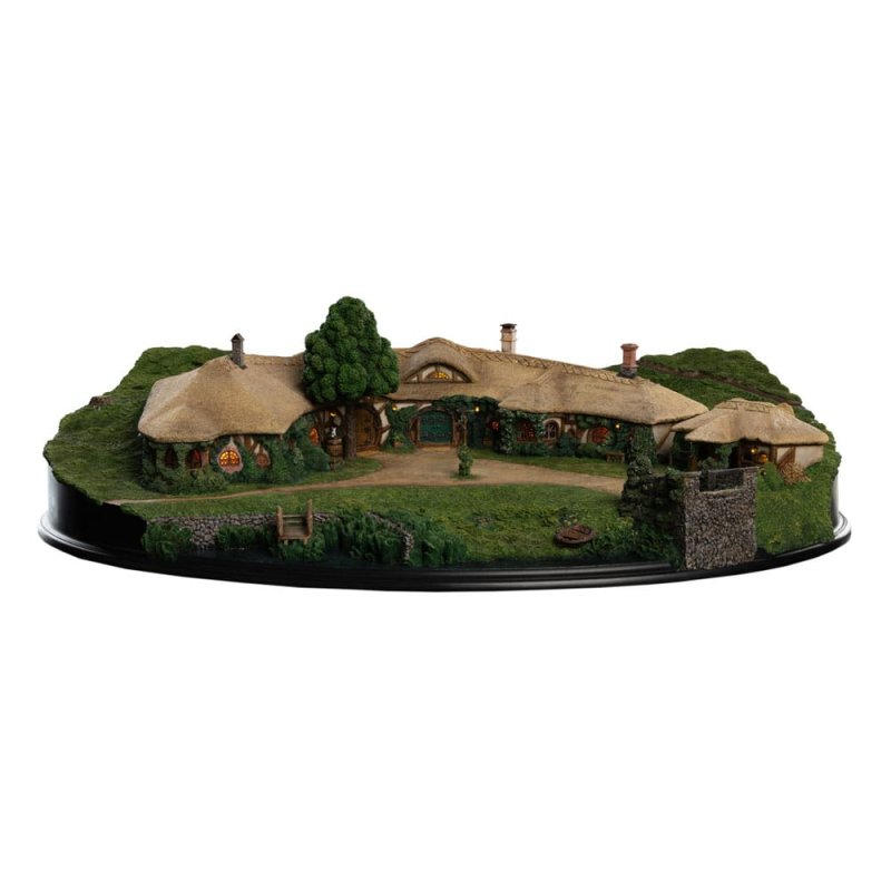 Lord of the Rings Statue The Green Dragon Inn