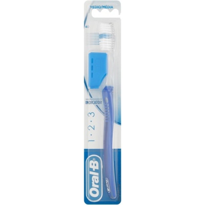 Oralb Toothbrush 40 Indicator Medium With Cover