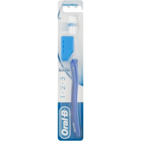 Oralb Toothbrush 40 Indicator Medium With Cover