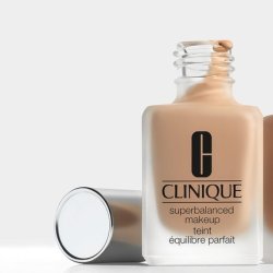 Clinique Superbalanced Oil-Free Liquid Foundation Makeup for Dry to Oily Skin
