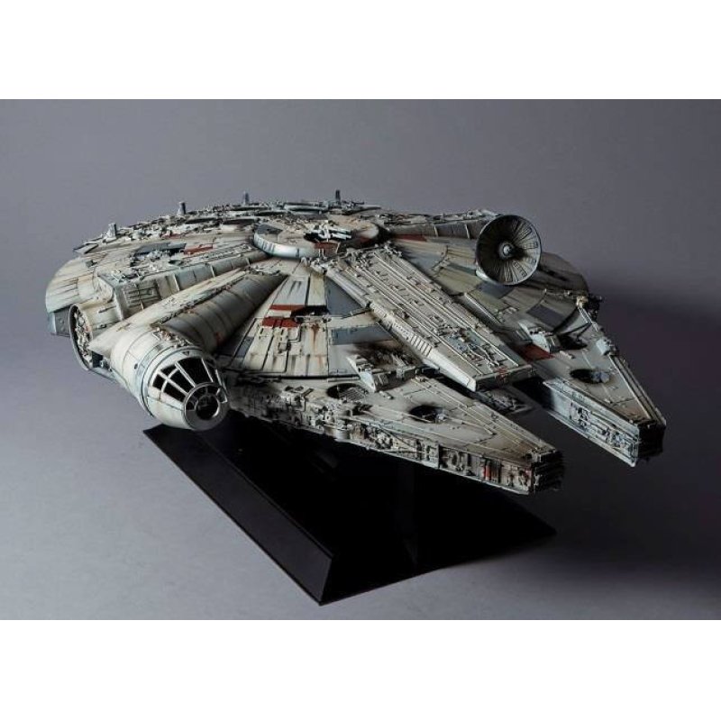 Star Wars Episode IV maquette Perfect Grade 1/72 Millennium Falcon 48 cm