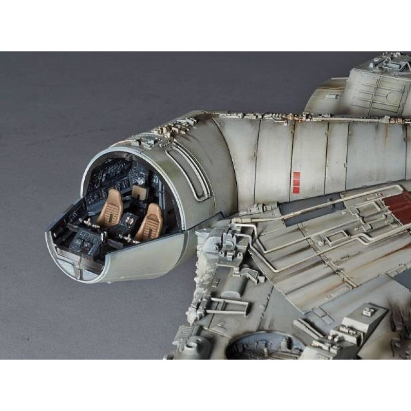 Revell Millennium Falcon Modèle réduit du train Shuttle Kit de montage 1:72