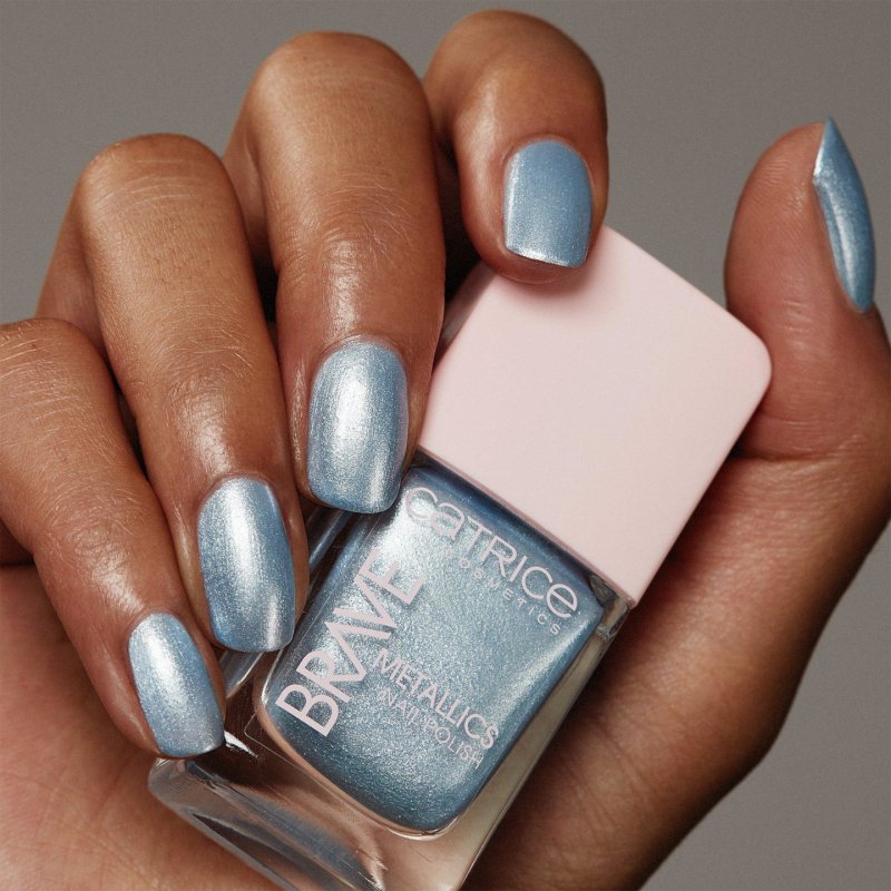 CATRICE Brave Metallics nail polish 10.5 ml Blue Metallic