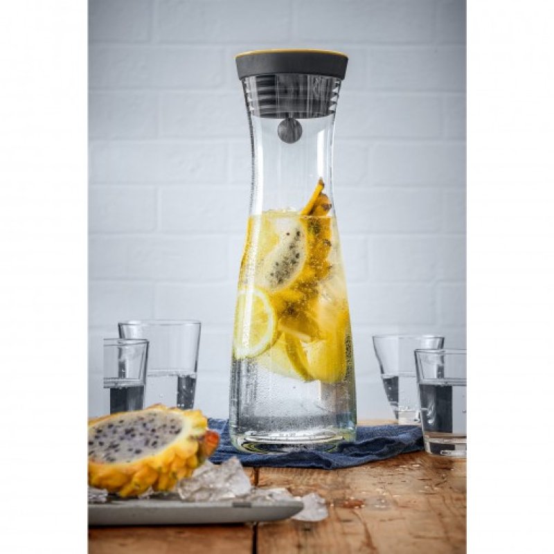 WMF 0617706590 Basic Wasserkaraffe aus Glas, 1 Liter, gold