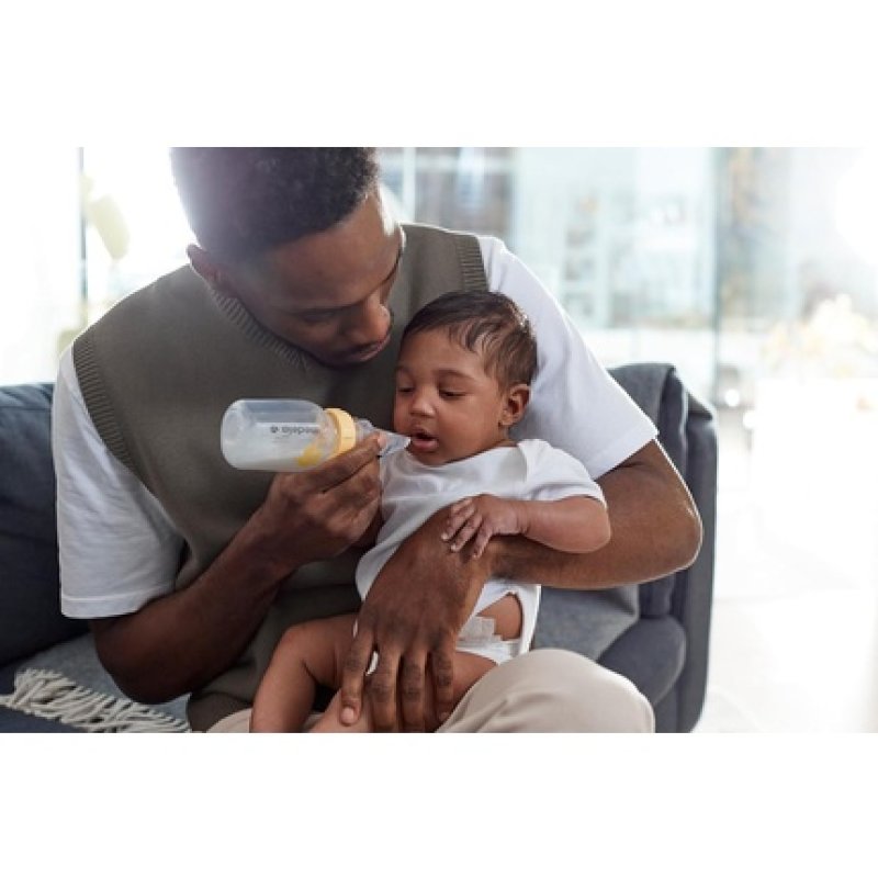 Medela Softcup Advanced Cup Feeding