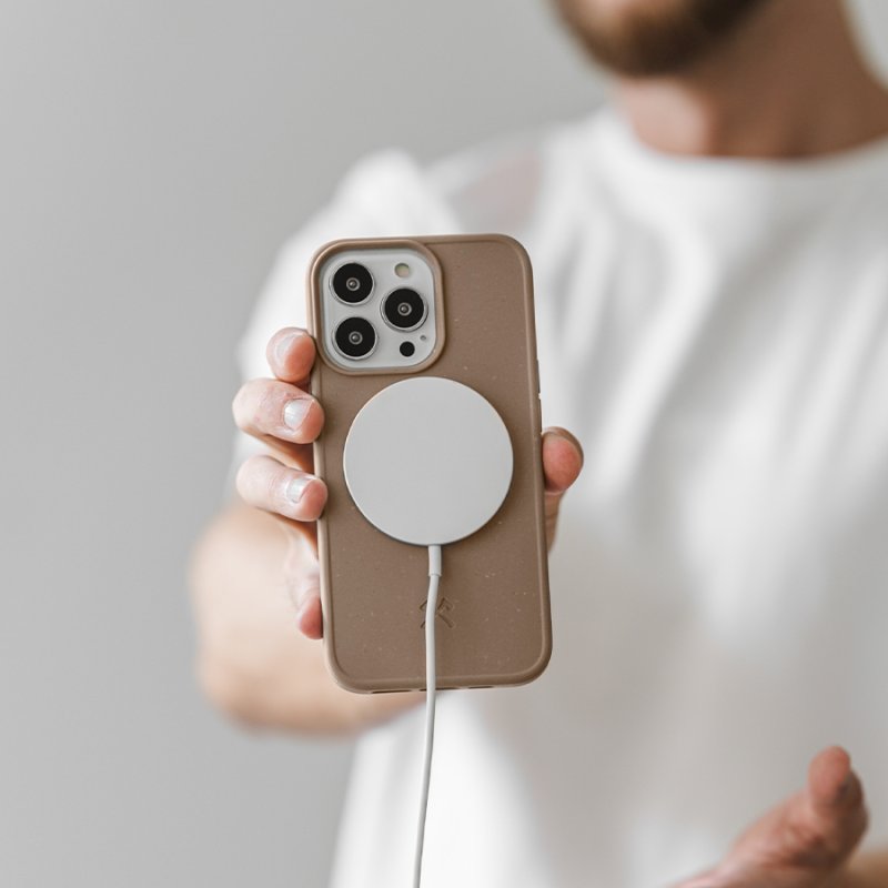 Woodcessories Bio Case MagSafe Taupe iPhone 14 Pro
