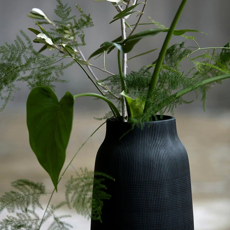 House Doctor - Groove Vase - H35 cm - Black