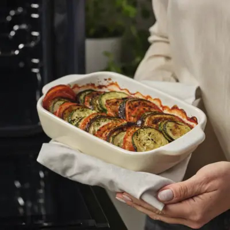 KitchenAid - Large Baker with Lid - Almond Cream
