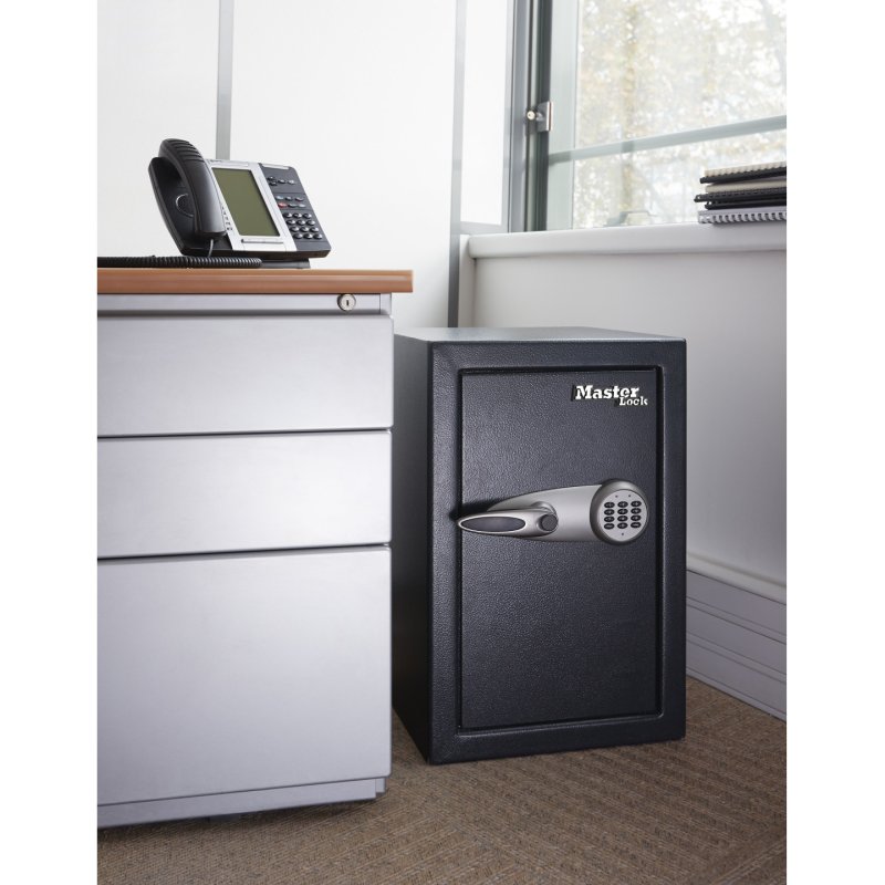 MASTER LOCK Large digital security safe