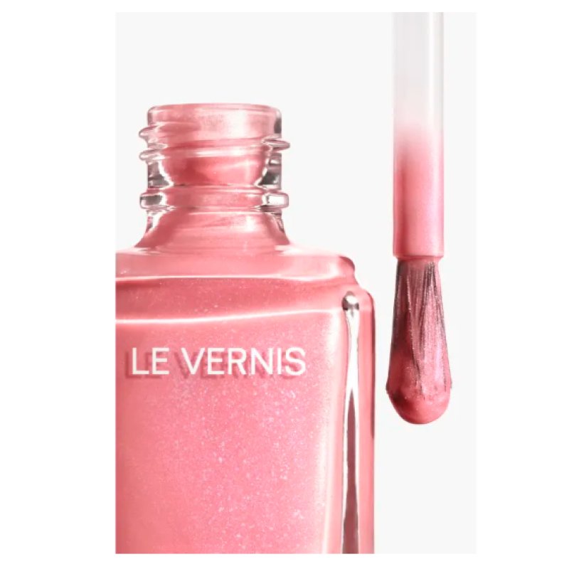 Chanel Le Vernis Nail Polish 421