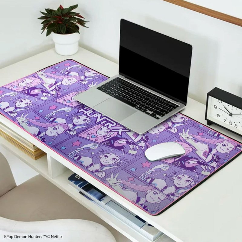 K-POP Demon Hunters desk mat XL - Huntrix (80 x 35 cm) / K-POP Demon Hunters podkładka pod myszkę XL - Huntrix (80 x
