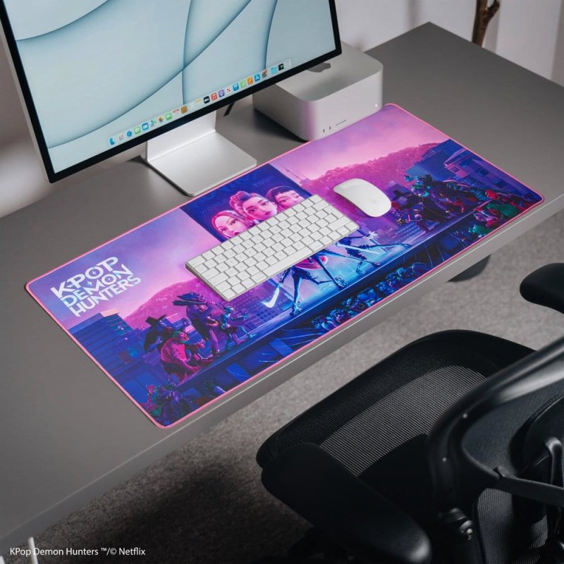 K-POP Demon Hunters desk mat XL - Takedown Huntrix (80 x 35 cm) / K-POP Demon Hunters podkładka pod myszkę XL -