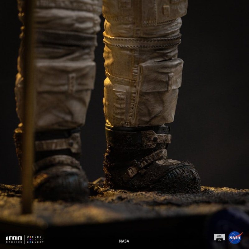 NASA Legacy Replica Statue 1/4 Apollo 11 Astronaut 58 cm